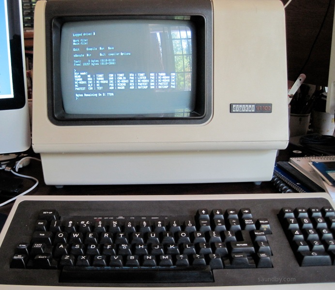 Ampro Little Board Plus Running Turbo Pascal on VT-102